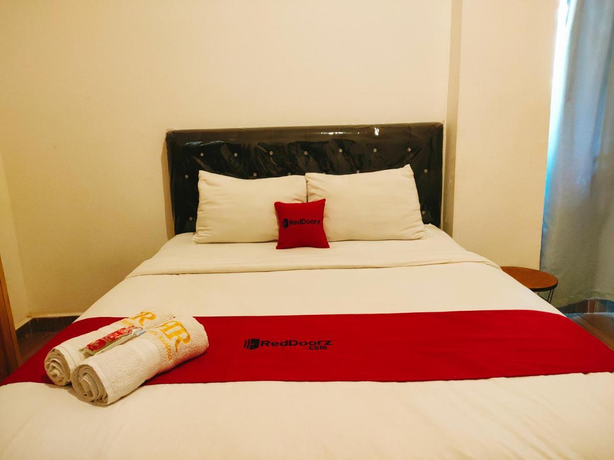Reddoorz At Sukomanunggal Surabaya Exterior foto